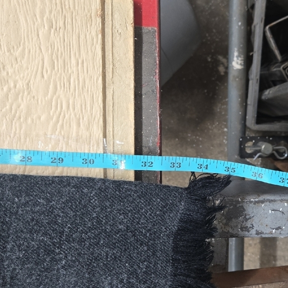 Elegant Women's Black Midi Skirt - Picture 10 of 10